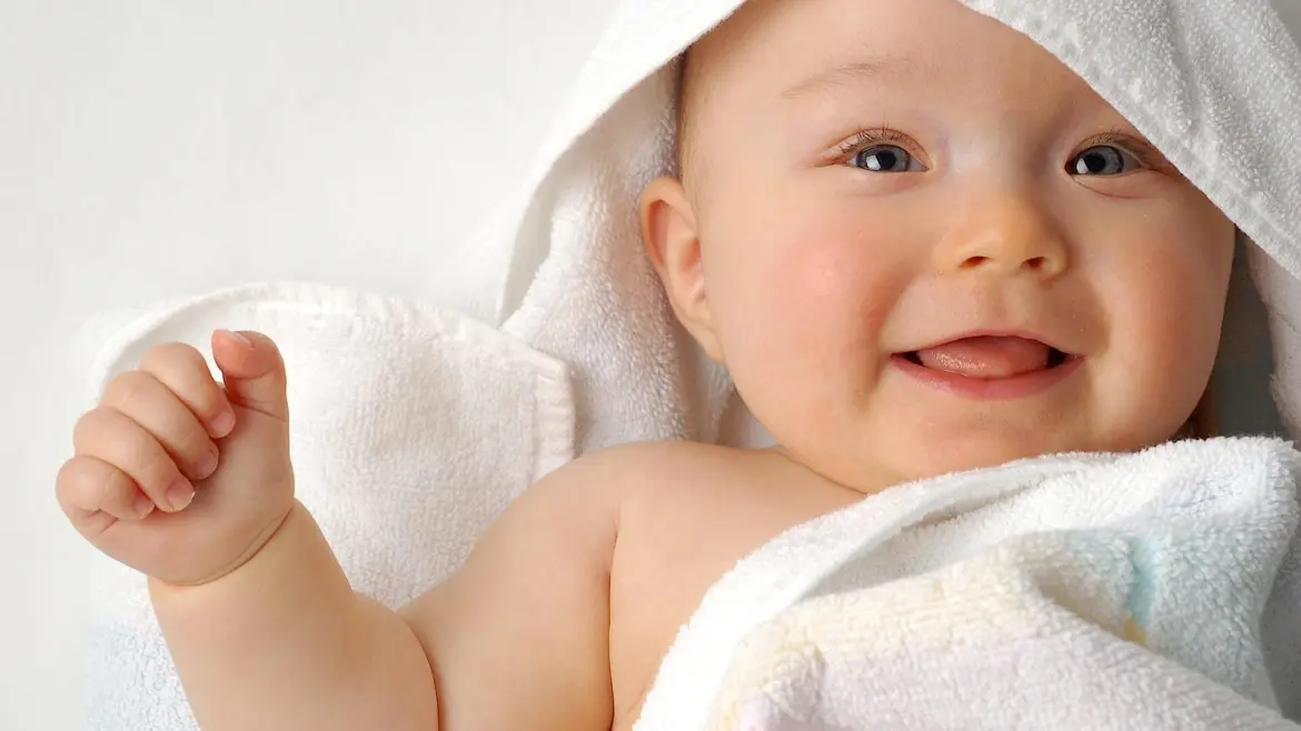 👼🏼 El desarrollo del bebé de 0 a 6 meses en la crianza Montessori